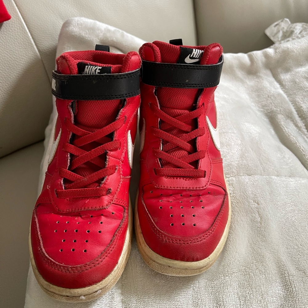 Nike court borough Mid 2